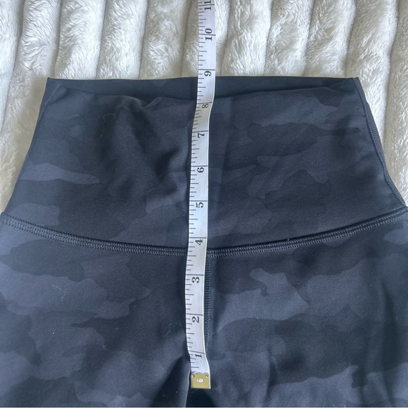 lululemon athletica Womens US2 Black Camo Biker Shorts - Picture 5 of 8